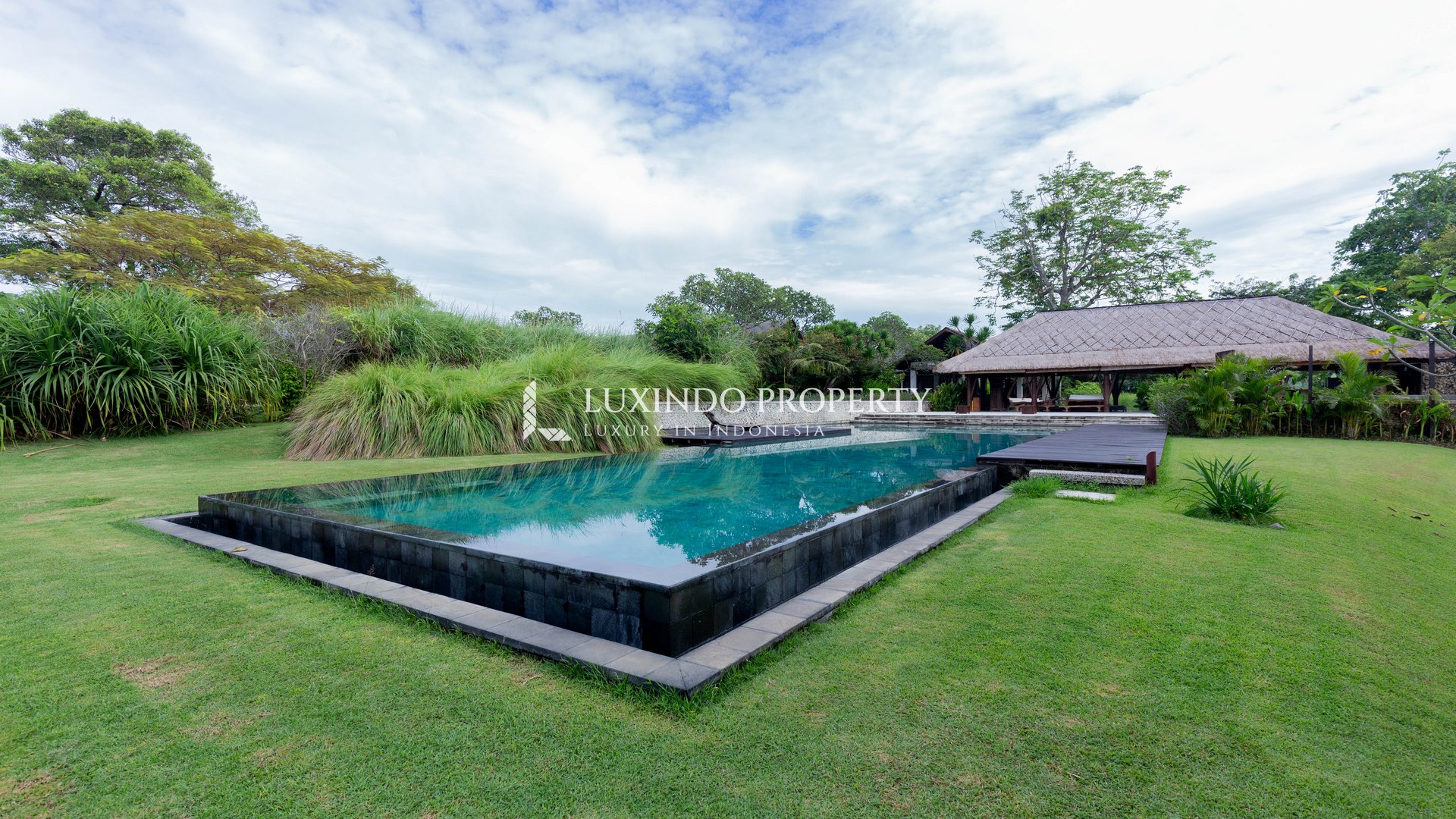 PABEAN - BEACHSIDE ESTATE CRAFTED BY A DISTINGUISHED ARCHITECT (FHV537)